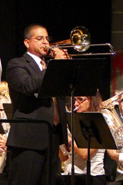 Solo performance with the
De Soto Brass Band.
Photo: Rob Daniels
Solo performance with the
De Soto Brass Band.
Photo: Rob Daniels