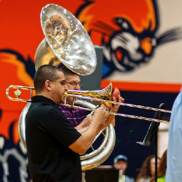 Dixie Combo with the Kansas State Lions Band
Photo: Tom Kuhn
Dixie Combo with the Kansas State Lions Band
Photo: Tom Kuhn
